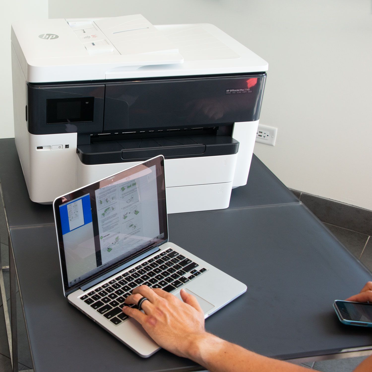 Impresora HP Multifunción OfficeJet Pro 7740 gran formato imprime, copia, escanea en A3, fax Adf automatico a doble cara Wifi color 35 ppm negro y 20 ppm color 